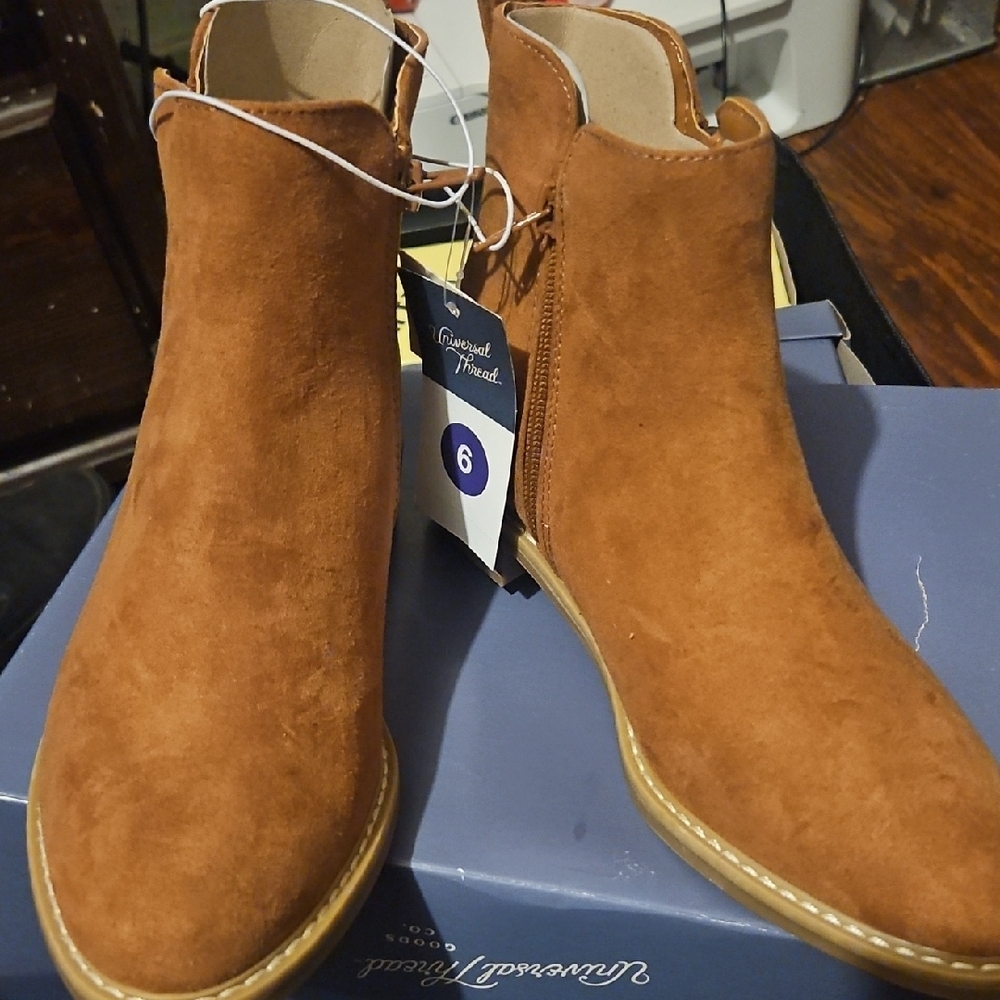 Universal Thread Tan Ankle Boots - Picture 3 of 5
